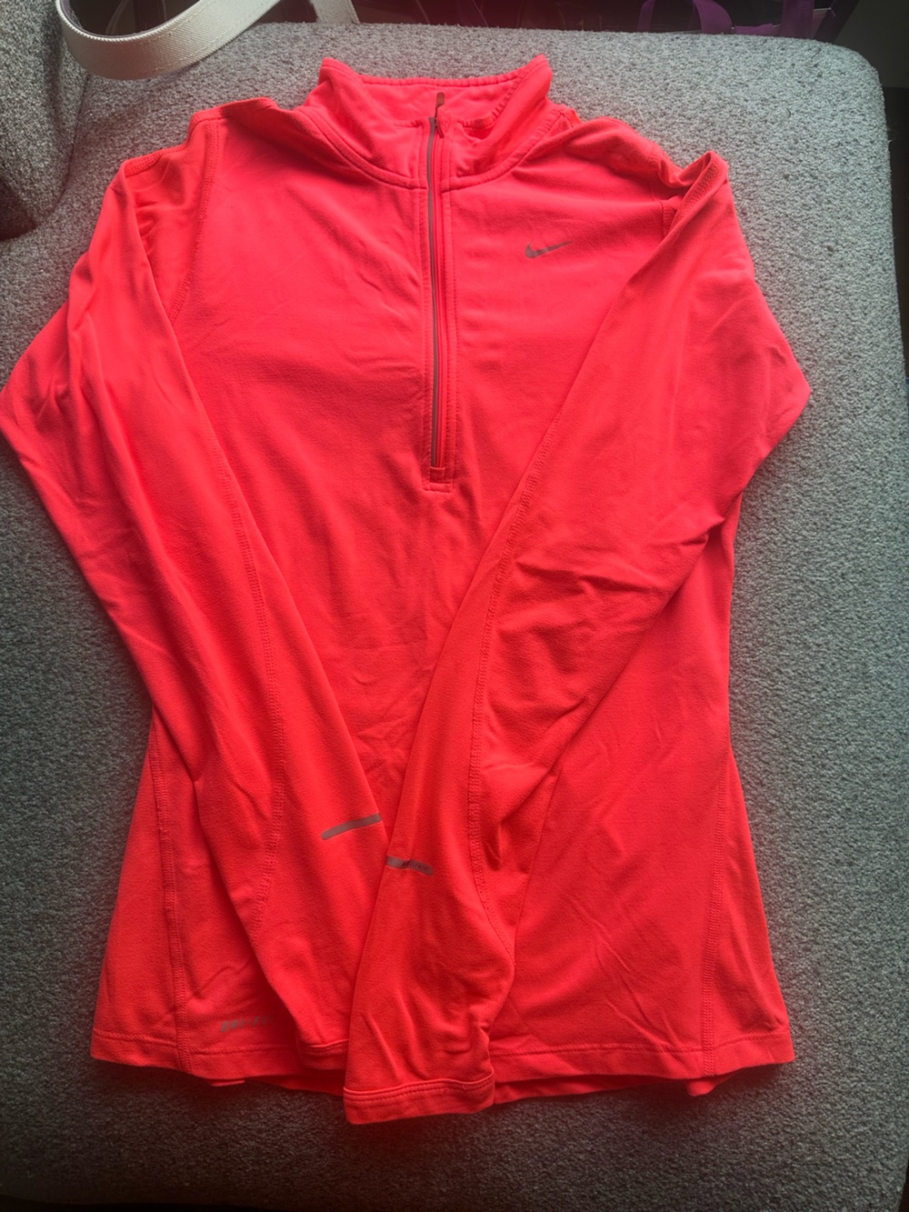 Nike Element Dri-FIT Half Zip Running Top Hyper Punch Pink XS Thumbholes